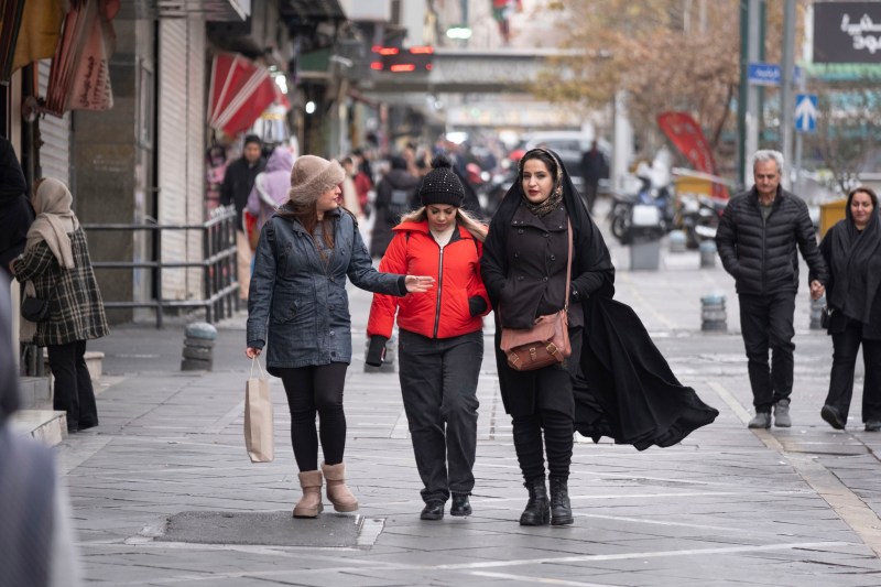 New death toll in Iran protests as internet appears to be returning to the country