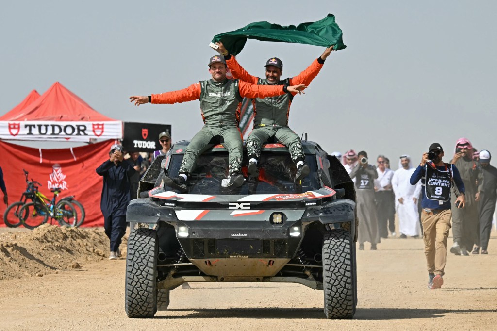 Qatari driver Nasser al-Attiyah and his Belgian co-pilot Fabian Lurquin won the Dakar Rally Photo: Profimedia