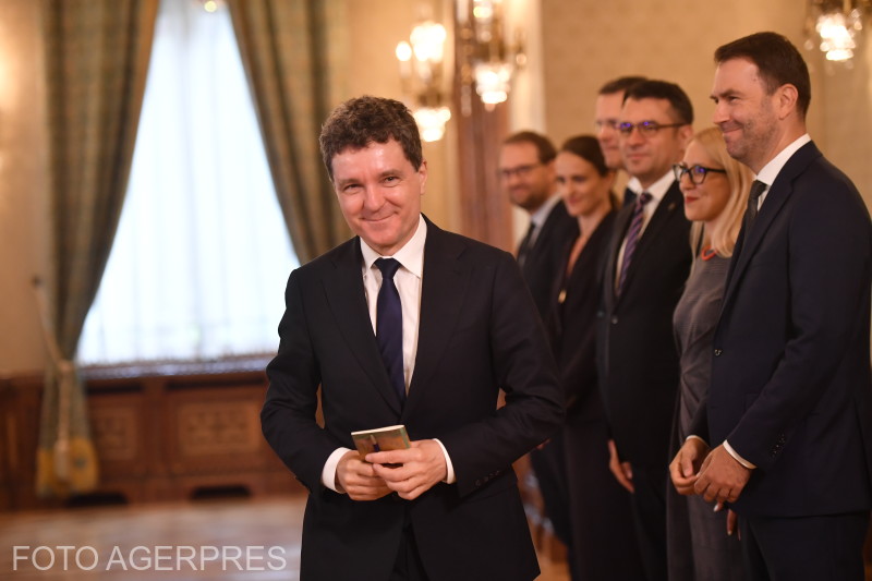 Consultations of President Nicușor Dan with the delegation of the Save Romania Union (USR) with a view to appointing a candidate for the position of prime minister. Photo: Grigore Popescu / Agerpres