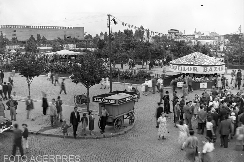 Târgul Oșilor, the amusement park in Old Bucharest. The bar was fabulous, with roller coasters and brandy, steaks and lemonade on tap