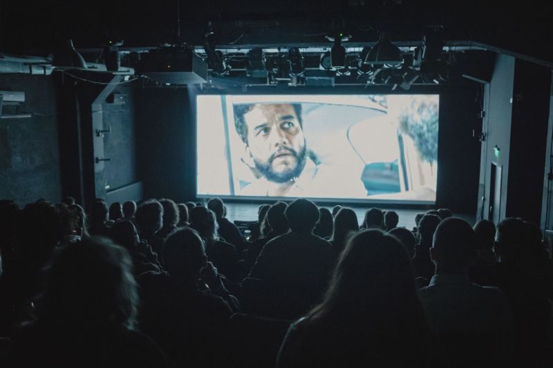 A new cinema opens in Bucharest. What is the schedule