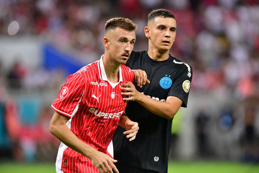 Stoinov, in a duel with Cercel, at Dinamo - FCSB // photo: GSP The exception from Dinamo! How much should the team that wants to activate Stoinov's clause pay