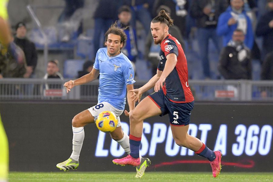 Radu Drăgușin, in a duel with Guendouzi/ photo: Imago Images Lazio sells automatically in 2026 » On the day of the presentation of Taty Castellanos to West Ham, Guendouzi also leaves!
