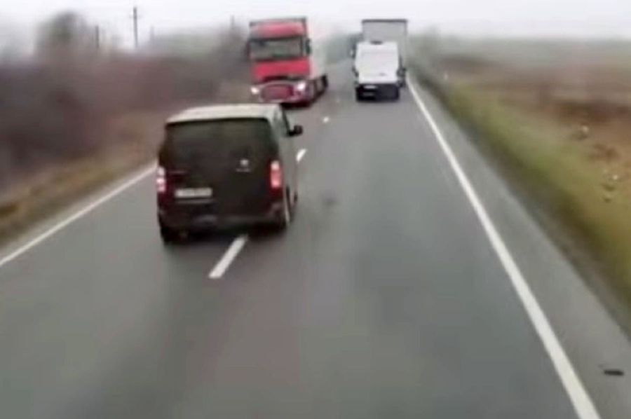 Drama in Romania: a minibus with fans of PAOK Thessaloniki, involved in an accident with seven dead and three injured // PHOTO: Capture Youtube@digi24hd PAOK's touching letter after the tragedy in Romania:
