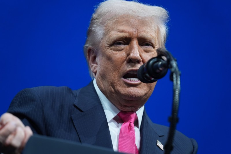 Trump urges Iranians to continue protests: 'Help is on the way'