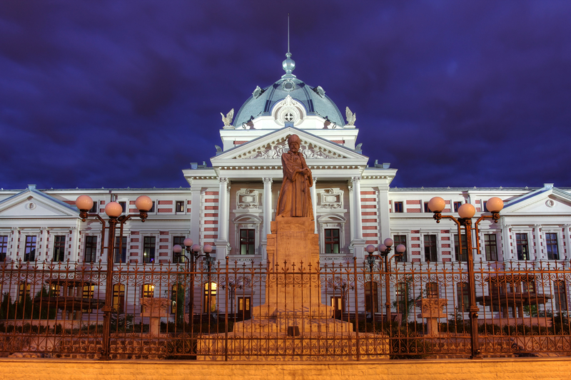 The first statue in Bucharest is in the courtyard of the Colțea hospital. Mihail Cantacuzino backrest and its story of over 150 years