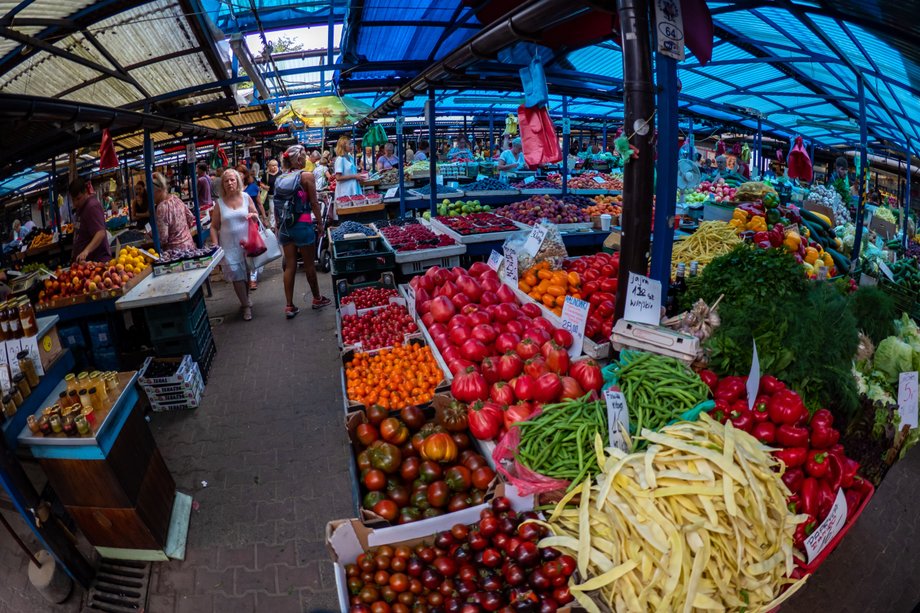 The development of bazaars and markets can strengthen bonds between farmers and consumers