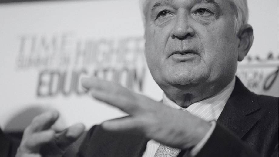 Louis V. Gerstner