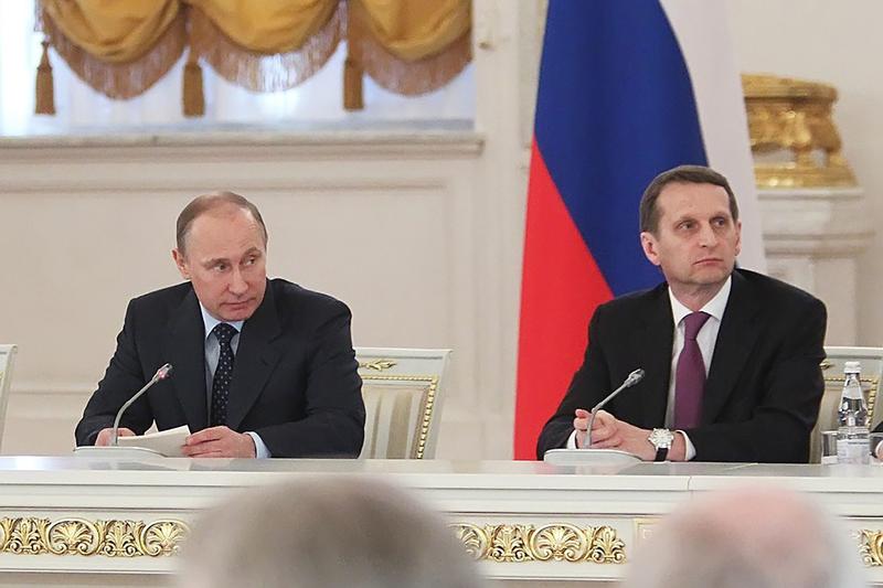 Sergey Nariskin, director of the Foreign Intelligence Service of Russia (SVR), with President Vladimir Putin, Photo: WillWest News / Profimedia Images