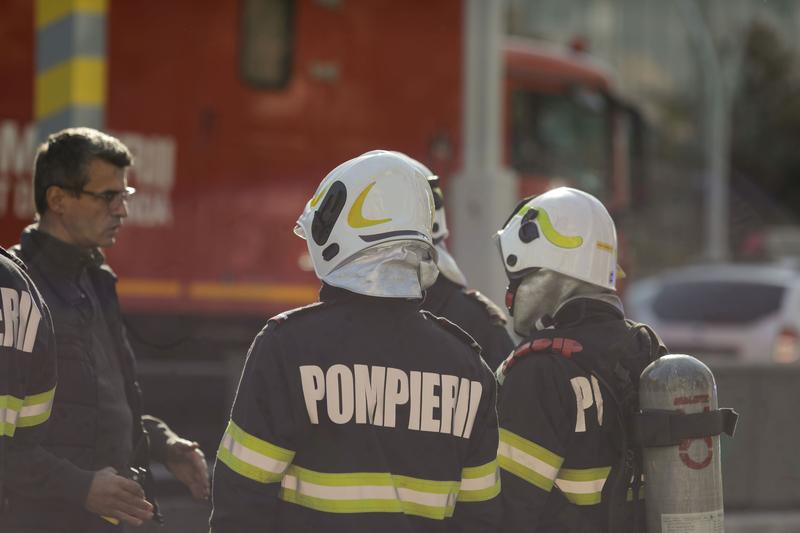 Firefighters, Photo: Inquam Photos / George Călin