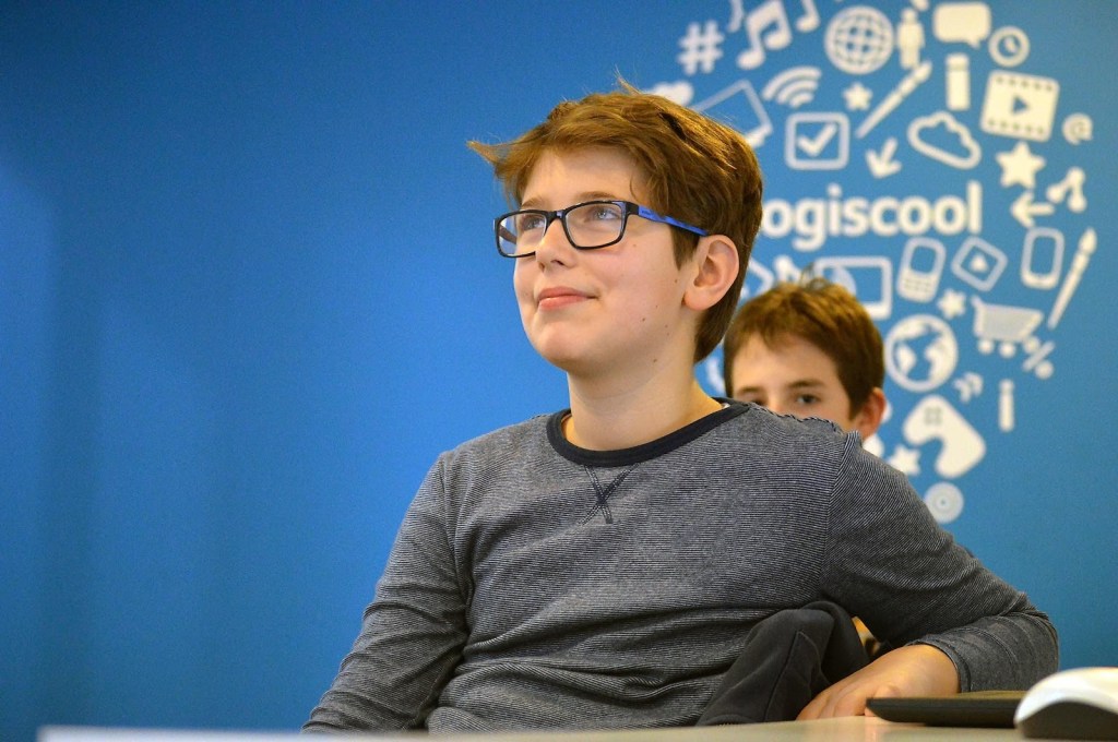 Learning can become an exciting adventure for children eager to understand the technology of the future, step by step