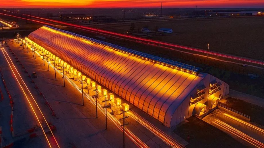 Meta's new breed of AI data centers look and feel like a tent "break" at lightning speed.