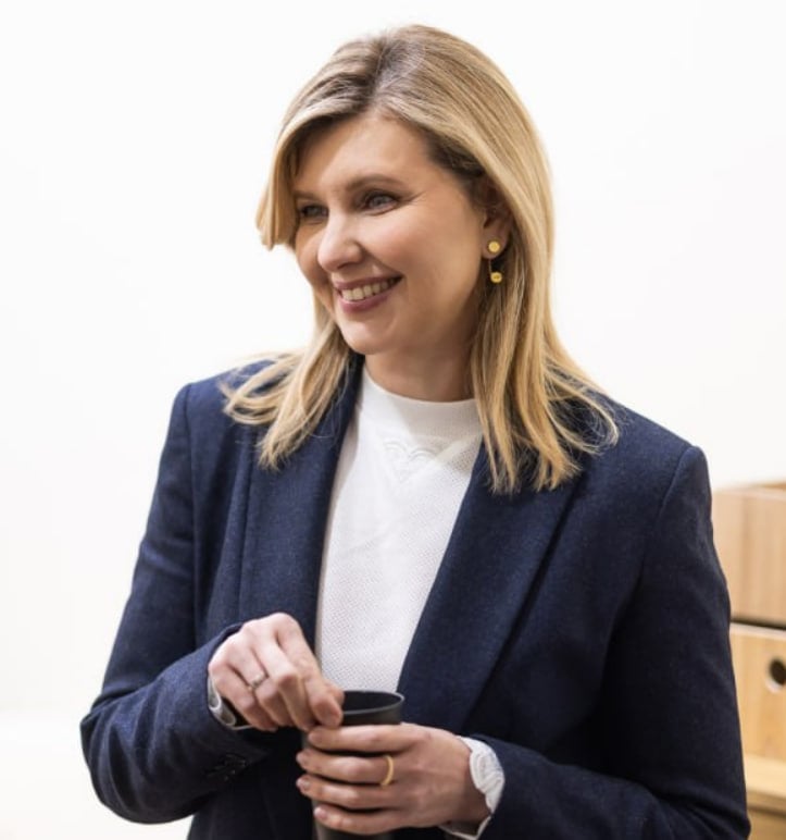 Instead of red - the usual nude. First Lady of Ukraine 