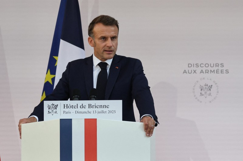France is on the brink of early elections: The government risks falling / What Emmanuel Macron is preparing
