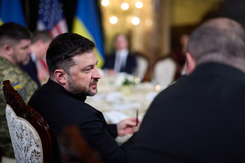 Peace negotiations in Ukraine resume today. Meeting in Kyiv between Zelenski, his European and American allies