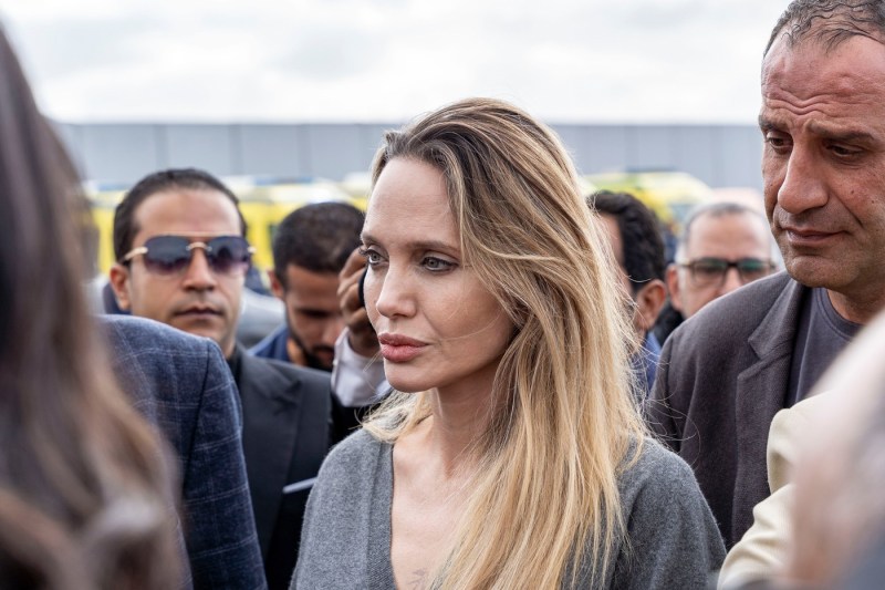 VIDEO Angelina Jolie, present at the Rafah crossing near the Gaza Strip. What was the purpose of the visit of the actress, former UN envoy