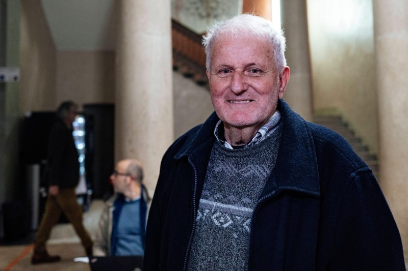 The punishment received by the pensioner who broke an egg on the head of the leader of the French extreme right