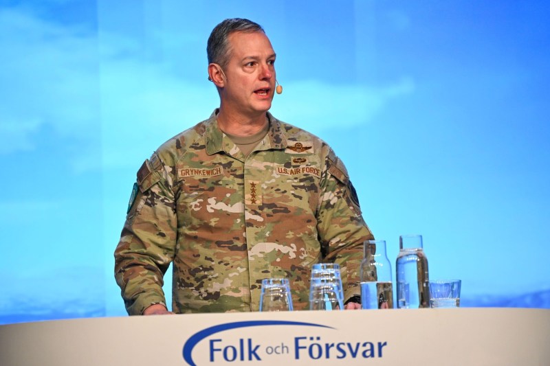 The supreme head of NATO troops in Europe is coming to Romania. Visit to one of the most important military bases