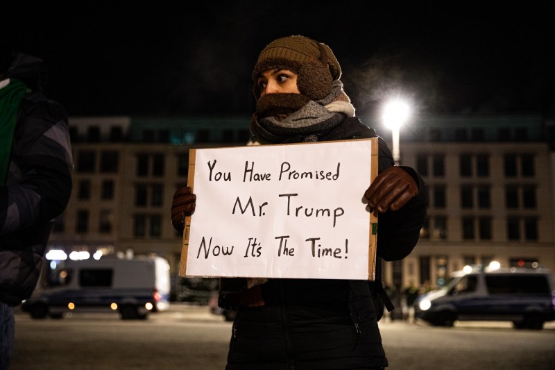 LAST TIME Donald Trump announces punishment of countries that trade with Iran. 