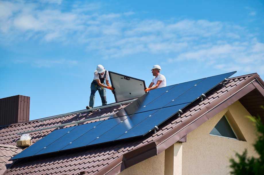 Installation of a home photovoltaic micro-installation