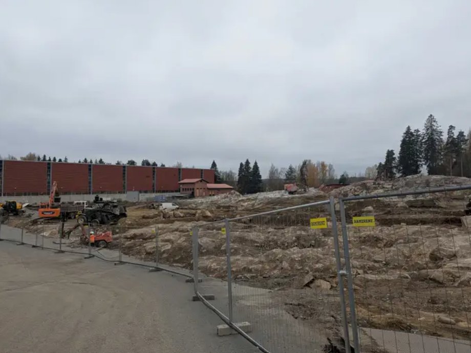 Construction crews are preparing the way for a new assembly line at the Patria plant in Hämeenlinna