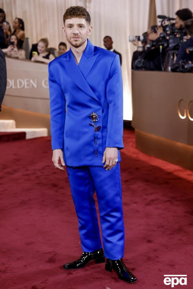 Ridiculous details and inappropriate cut. The worst outfits on 