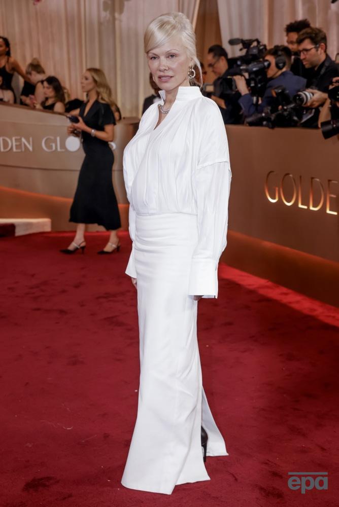 Ridiculous details and inappropriate cut. The worst outfits on 