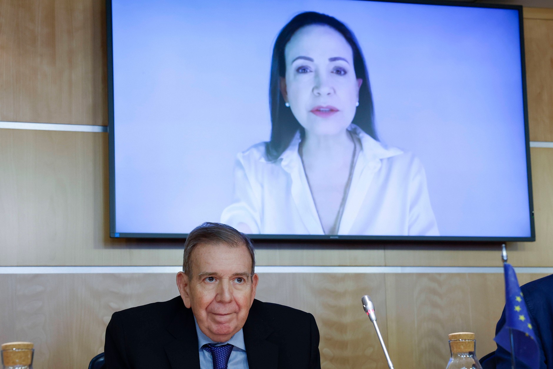 Edmundo Gonzalez Urrutia podczas wideokonferencji Marii Coriny Machado. Madryt, 10 czerwca 2025 r.