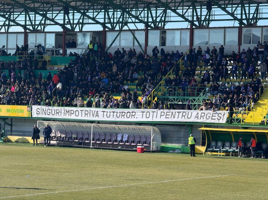 They didn't miss the opportunity! Banners displayed by FC Argeș fans in protest, at the first match after Petrescu's blunder