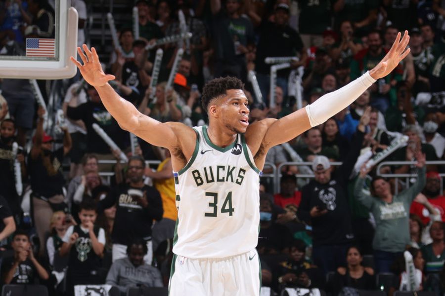 Messi or Ronaldo? » Giannis Antetokounmpo answered the most famous question in sports