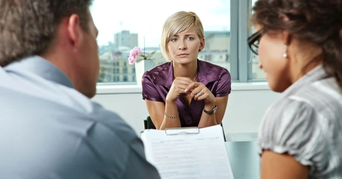 A young woman resigned because of the heavy workload