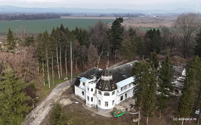 Pogany Castle. Photo: Daniel Guță. TRUTH