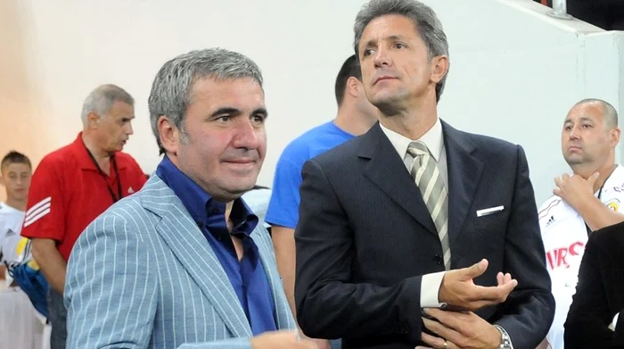 Hagi and Popescu act as a FOTO Sportpictures team