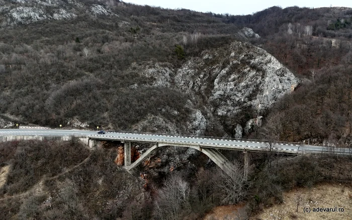 Crivadia viaduct. Photo: Daniel Guță. TRUTH