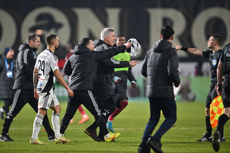 Cristiano Bergodi jumped at the chance after CFR Cluj - U Cluj / PHOTO: Imago