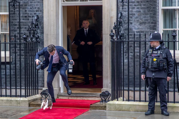 The photographer of the president of Poland tripped over Larry PHOTO: Profimedia