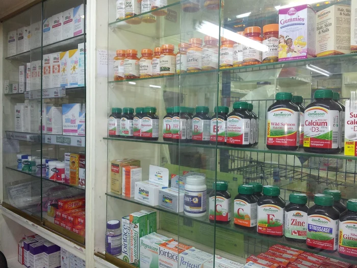 Administering supplements, only as directed by the doctor PHOTO: Pixabay