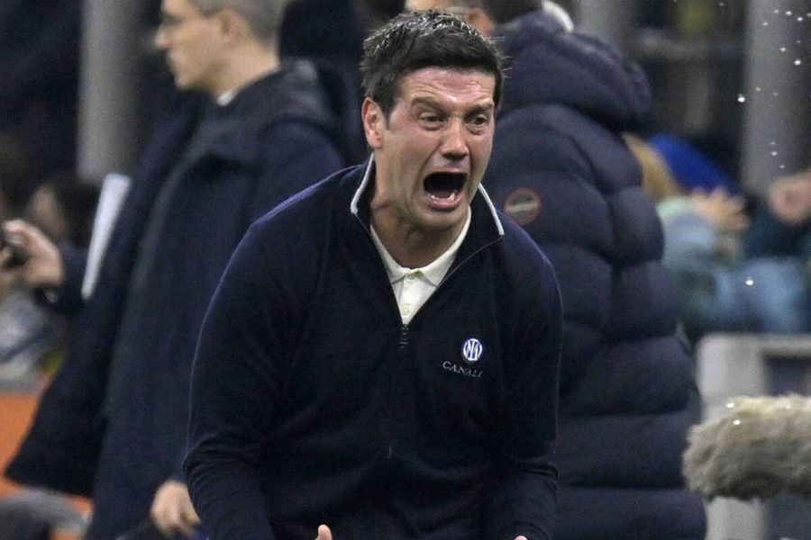 Chivu's name, chanted by an entire stadium / Imago Images The great Capello returned the guns: