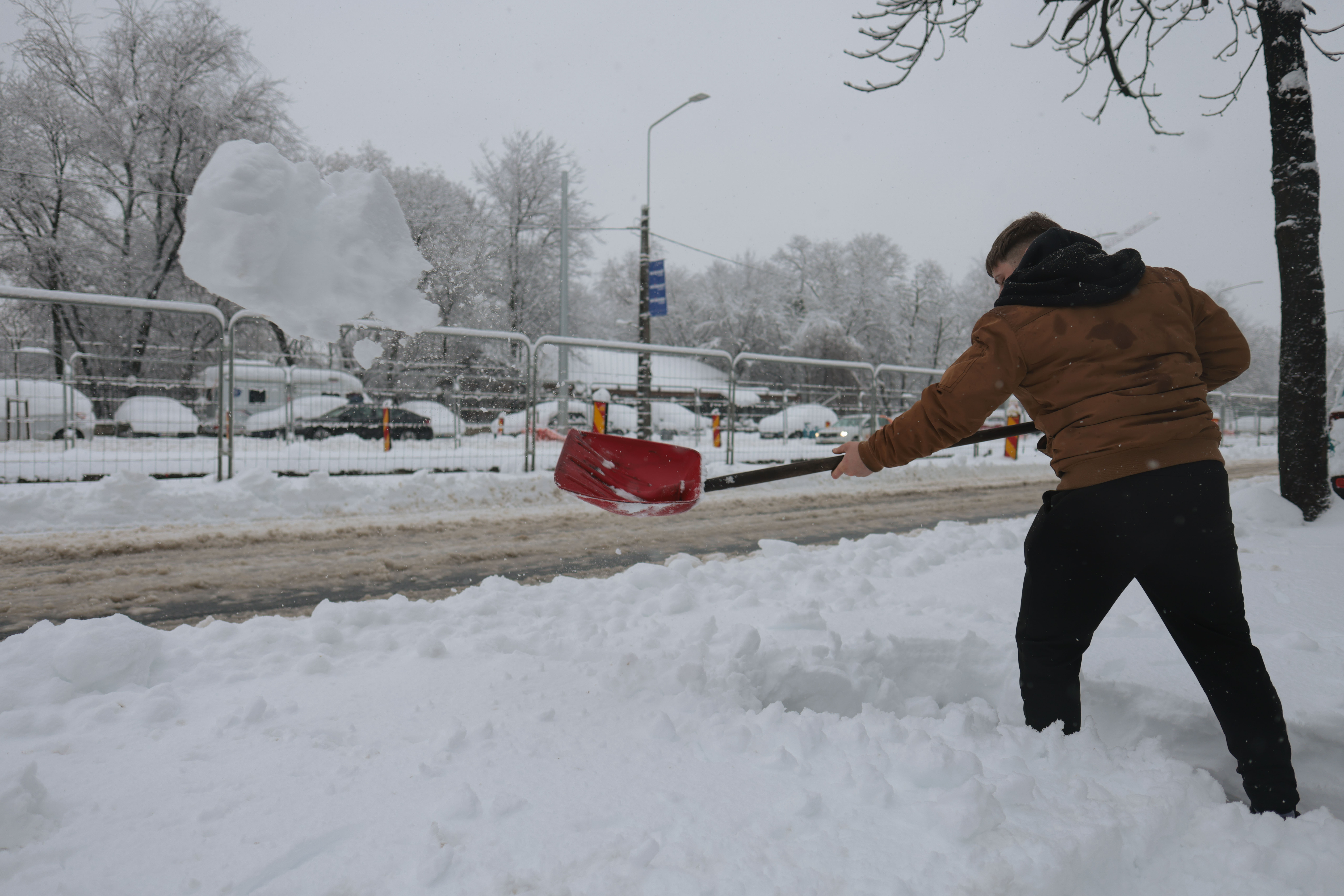 Severe weather in the Capital. PHOTO: Inquam Photos / Octav Ganea