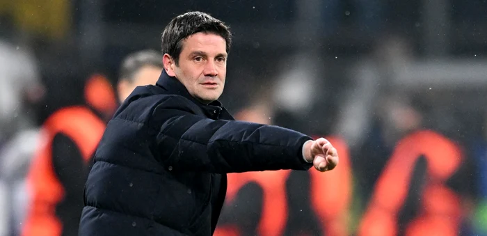 Chivu has a difficult time to manage PHOTO EPA