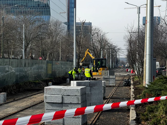 Works on the tram line on Exhibition Boulevard. PHOTO: The truth