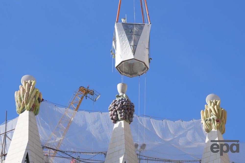 A cross was installed on the Sagrada Familia, which took more than 100 years to build. The temple became the tallest in the world 1