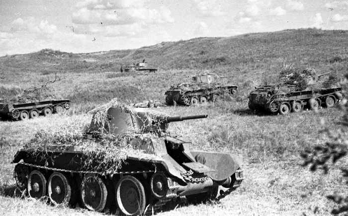 Soviet tanks in 1945 PHOTO wikipedia