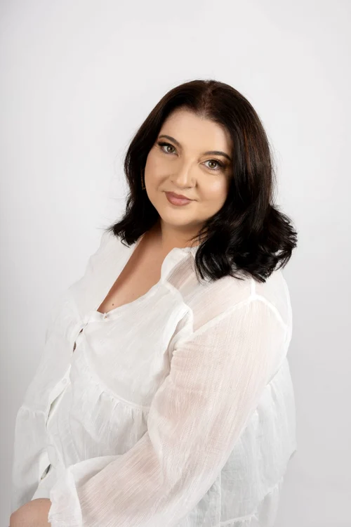 Sorina Brif is a clinical psychologist and psychotherapist in systemic family and couple training