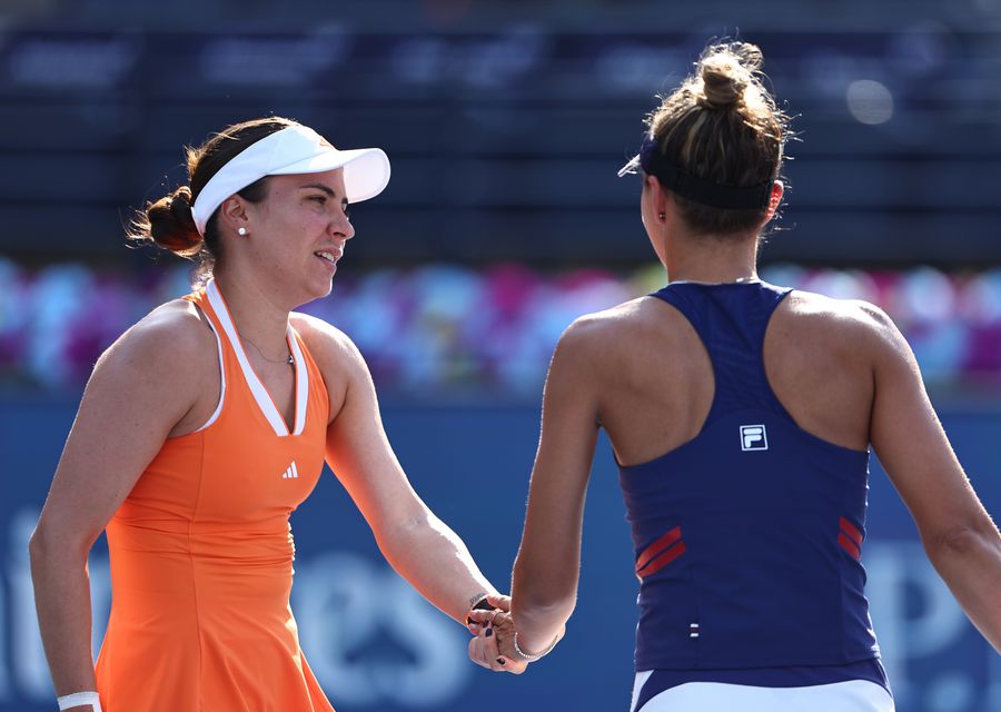 Gabriela Ruse and Jaqueline Cristian, in the semi-final in Dubai/Photo: Getty Images Jaqueline Cristian and Gabriela Ruse, eliminated in the doubles semi-final in Dubai, after a match of almost two hours!
