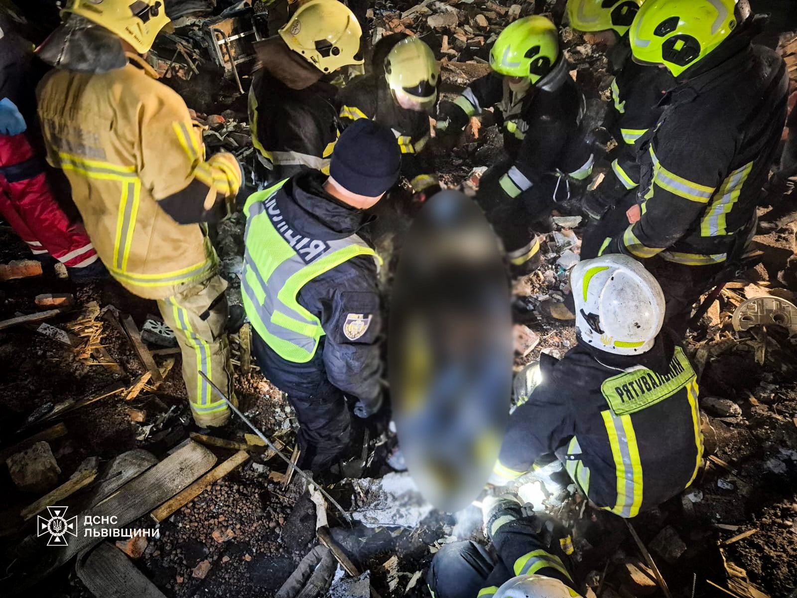 A gas explosion occurred at a service station in the Lviv region. A two-story building was destroyed, a man was killed. Photo photo 2
