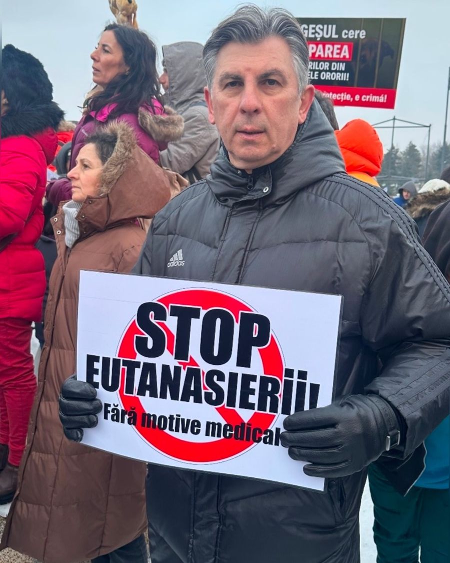 Ionuț Lupescu at the animal rights protest / Photo: Facebook Teodora Stoica took to the streets following the latest revelations: