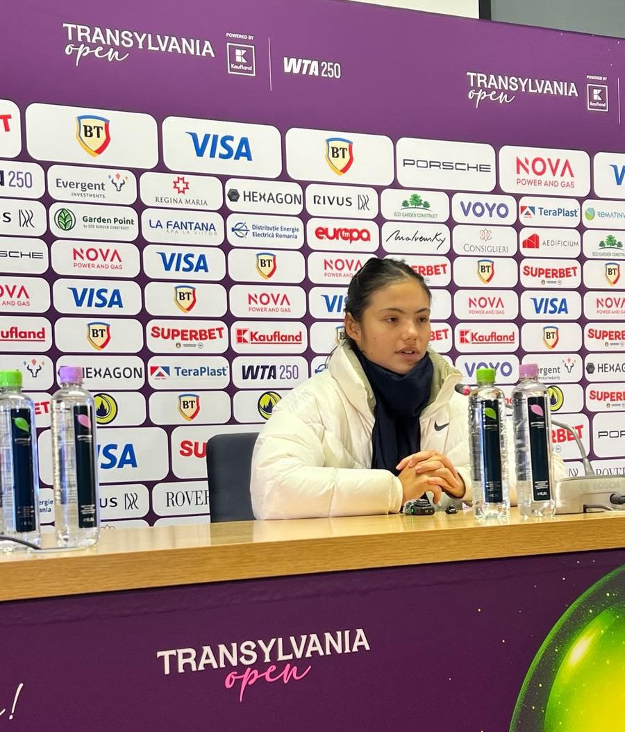 Emma Răducanu, at the press conference/Photo: David Istrate (GSP.ro) Strong debut for Emma Răducanu at the Transylvania Open! Message in Romanian for the BTarena fans: