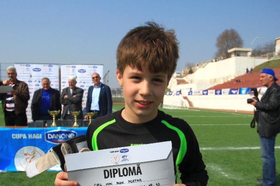 The story of the day in the Cup » The son of the former first league goalkeeper, starter on the field where his father became champion in 2011. He lives right across the street from the stadium!