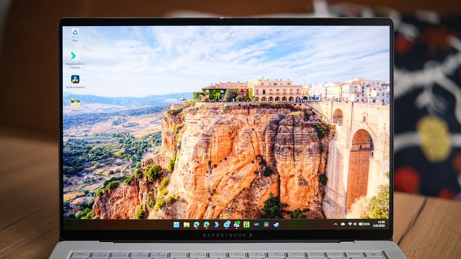 The matte, OLED touch screen is definitely one of the biggest advantages of the ExpertBook Ultra.